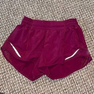 maroon lulu 2.5 shorts